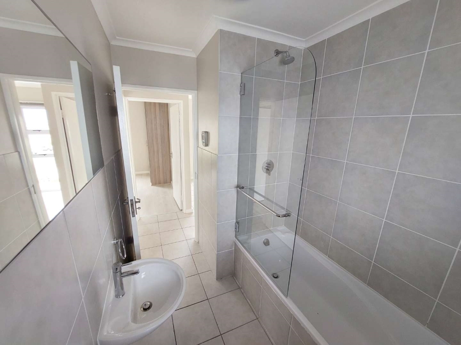 To Let 2 Bedroom Property for Rent in Muizenberg Western Cape